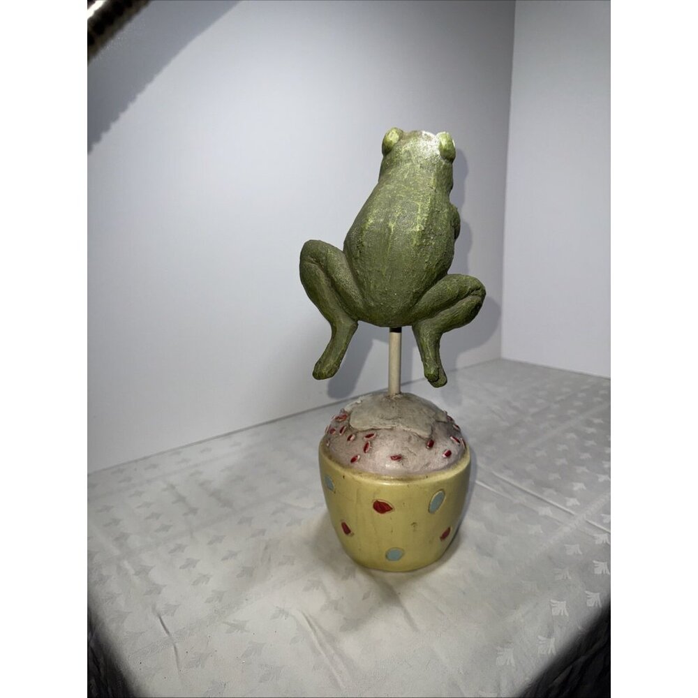 Large 14” Whimsical Garden Frog Cupcake Polkadot Childs Statue Cottagecore - Picture 6 of 6